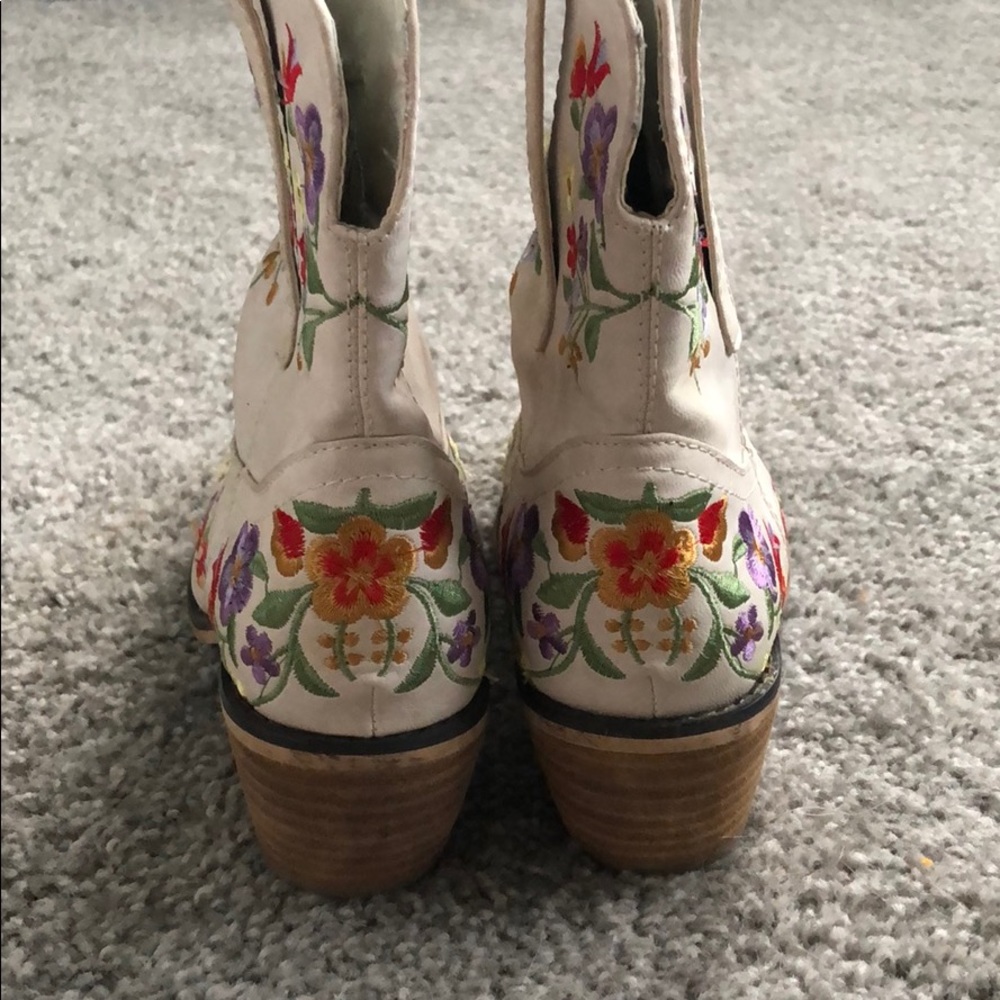 Embroidered Boots - Picture 5 of 5